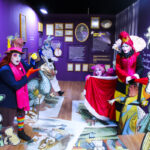 Exposição interativa de Alice no País das Maravilhas acontece no Shopping ABC