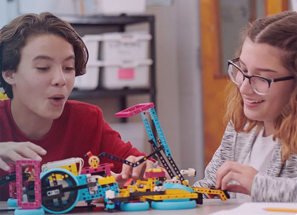 Educacional destaca a importância de atividades lúdicas como torneios de robótica para fortalecer o engajamento de alunos desde os anos iniciais