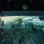 Sucesso de público faz exposição imersiva “Astro” ampliar horários em São Paulo